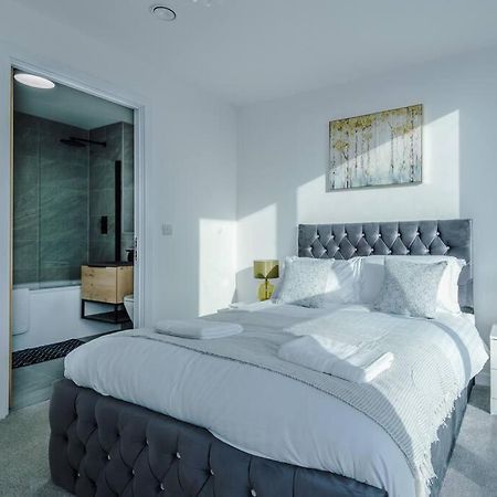Stunning 2-Bed Premium Apartment - Free Wi-Fi Preston  Dış mekan fotoğraf