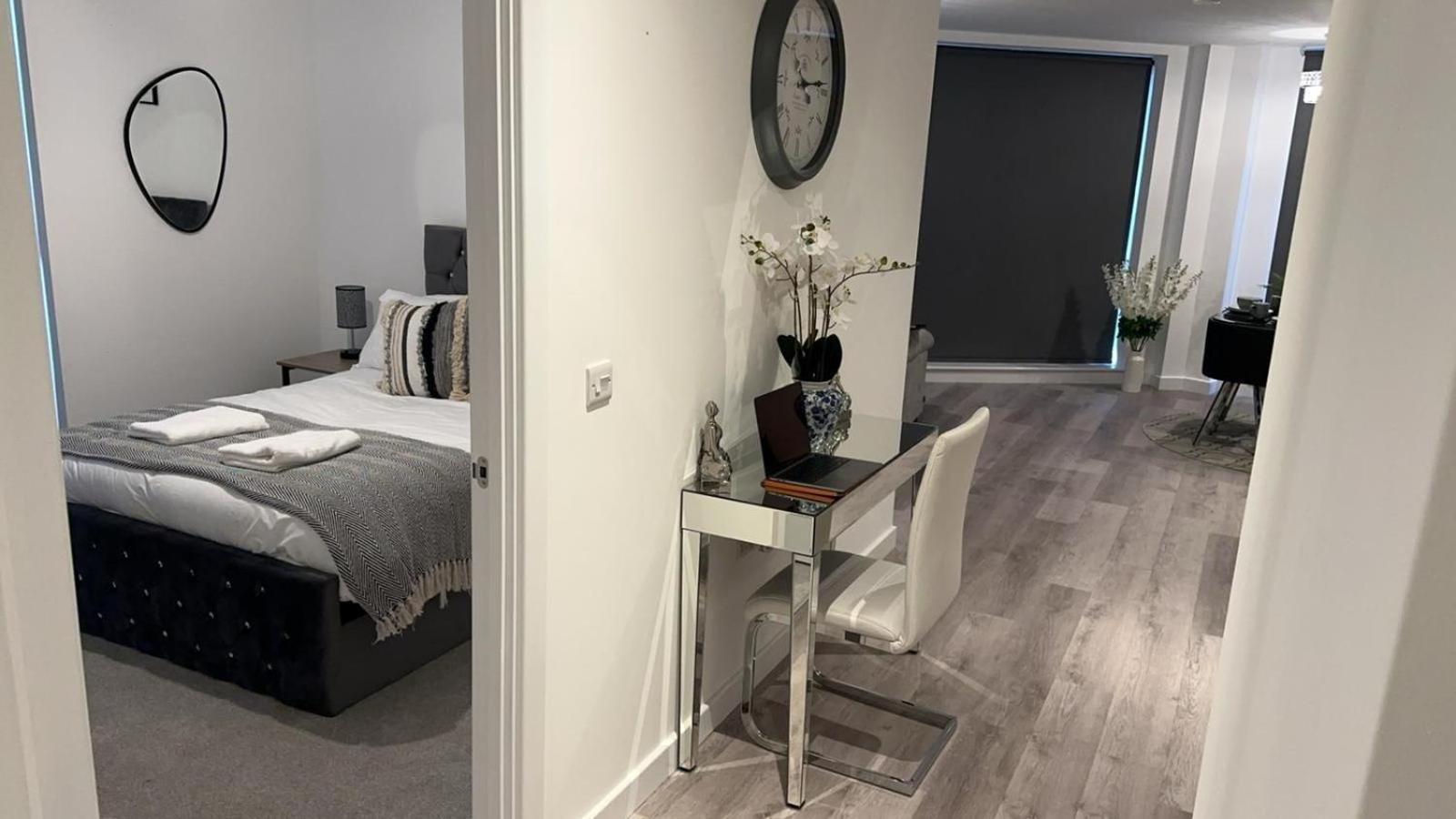 Stunning 2-Bed Premium Apartment - Free Wi-Fi Preston  Dış mekan fotoğraf