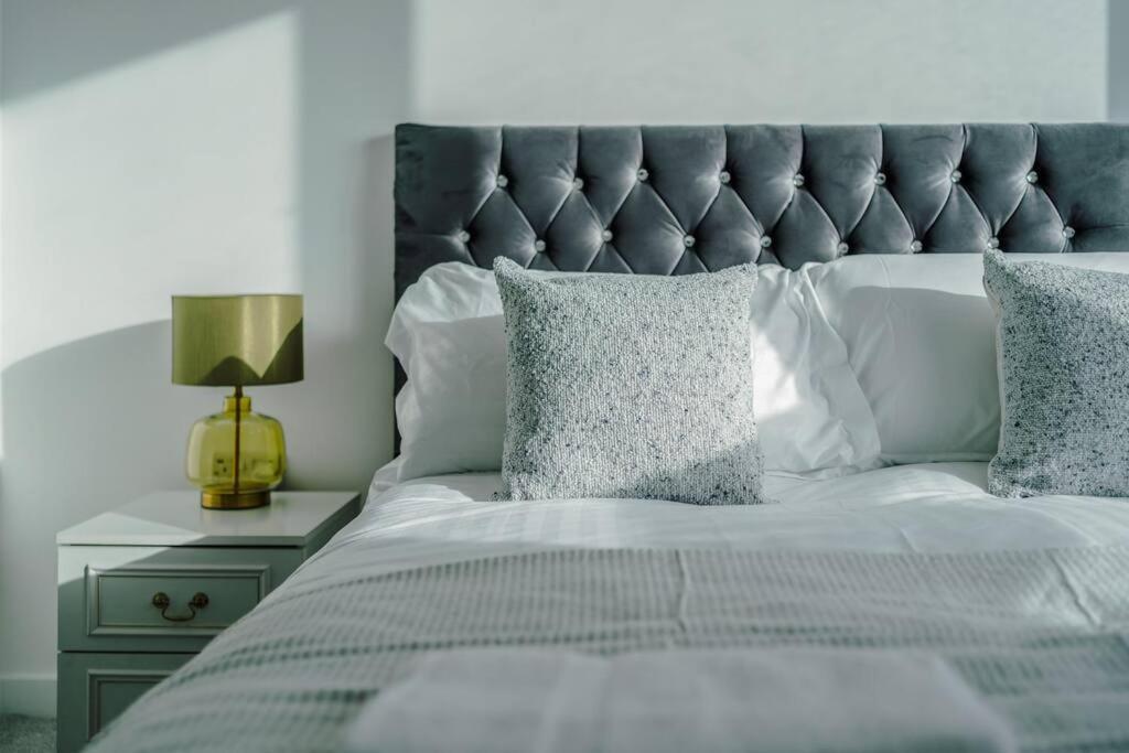 Stunning 2-Bed Premium Apartment - Free Wi-Fi Preston  Dış mekan fotoğraf
