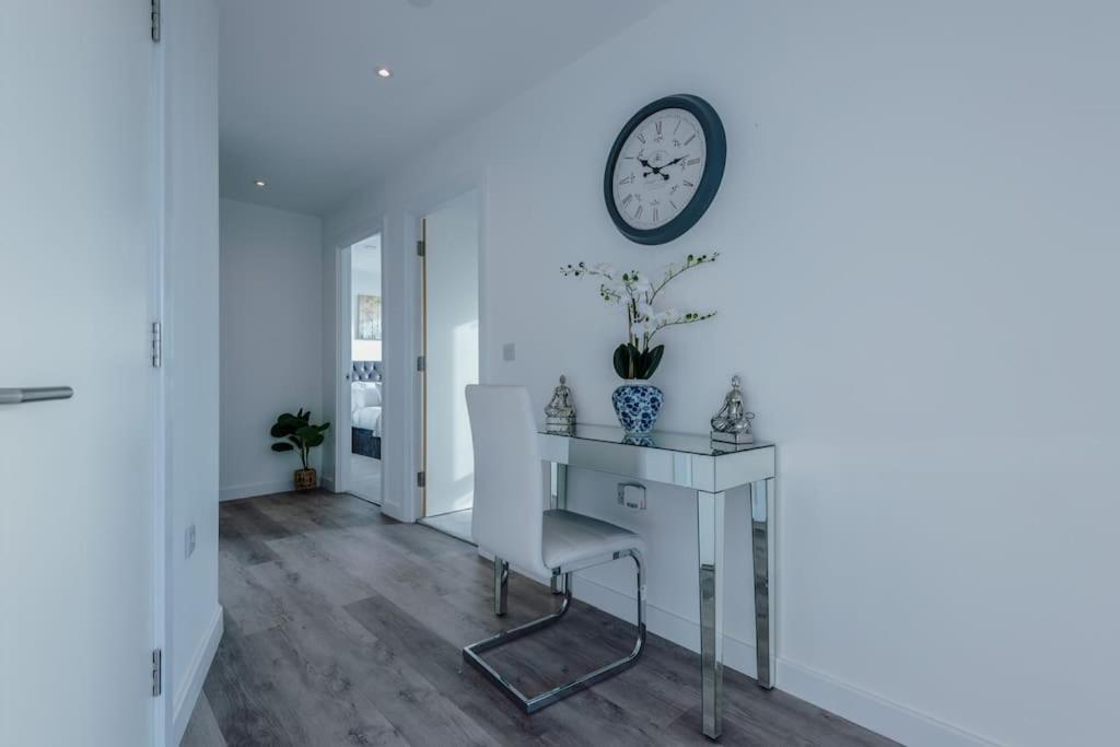 Stunning 2-Bed Premium Apartment - Free Wi-Fi Preston  Dış mekan fotoğraf