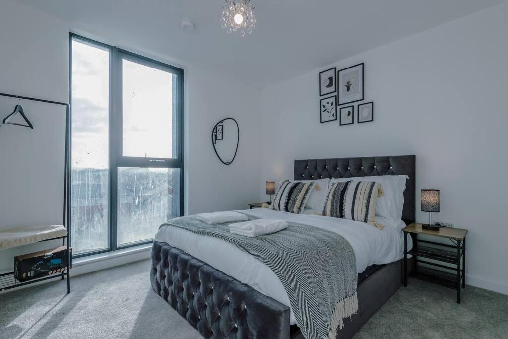 Stunning 2-Bed Premium Apartment - Free Wi-Fi Preston  Dış mekan fotoğraf