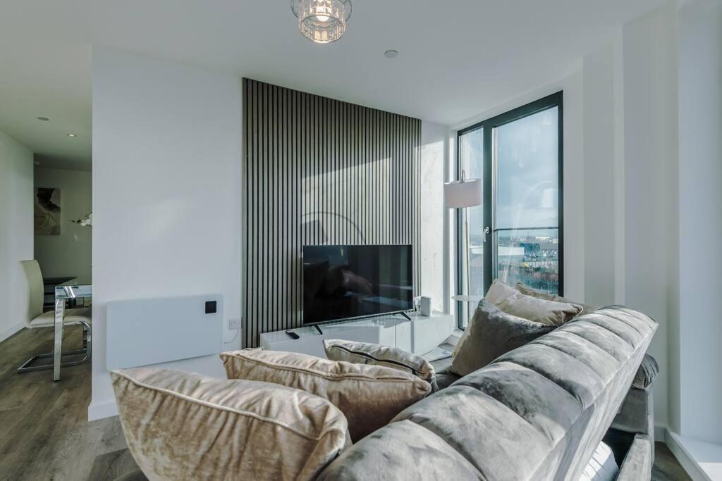 Stunning 2-Bed Premium Apartment - Free Wi-Fi Preston  Dış mekan fotoğraf