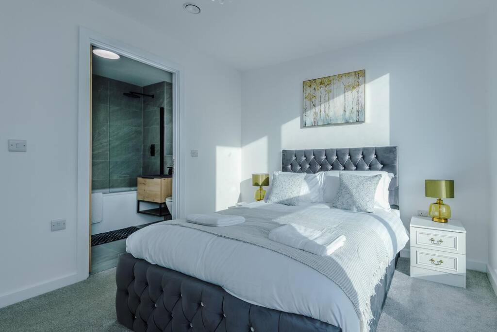 Stunning 2-Bed Premium Apartment - Free Wi-Fi Preston  Dış mekan fotoğraf