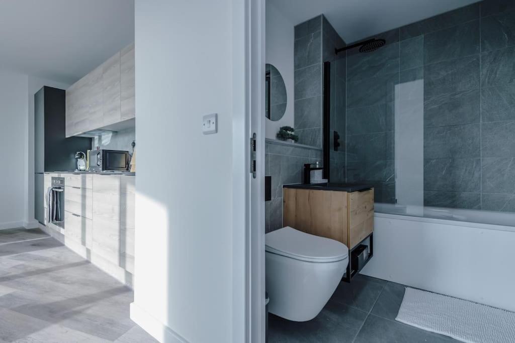 Stunning 2-Bed Premium Apartment - Free Wi-Fi Preston  Dış mekan fotoğraf